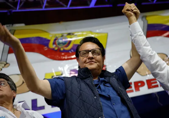 Vídeo mostra momento em que candidato a presidencia do Equador é morto a tiros 