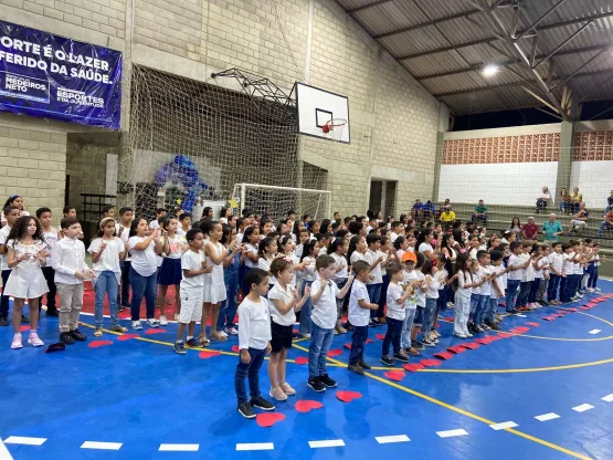 Meu Pai é Show de Bola: Escola Humberto realiza comemoração do Dia dos Pais no Ginásio de Esportes