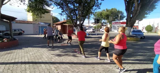 Grupo de atividade física proporciona saúde e bem-estar em Mucuri