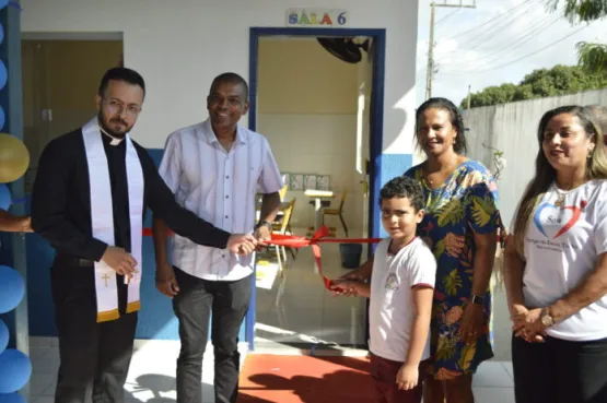 Prefeito Gilvan Produções inaugura em Prado uma nova sala de aula na Escola Municipal Valdelita