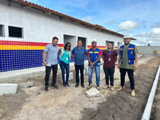 Com obras avançadas, PSF do bairro Caribe em Itabatã recebe visita técnica da SESAB