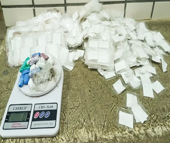 Polícia Militar da 44ª CIPM apreende quase 1 kg de drogas no interior de Itanhém