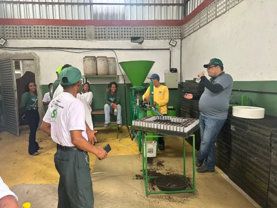 Prefeitura promove visita guiada em viveiro de Teixeira de Freitas