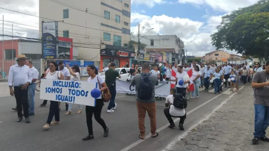 Prefeitura de Teixeira de Freitas realiza caminhada na IV Semana da Pessoa com Deficiência
