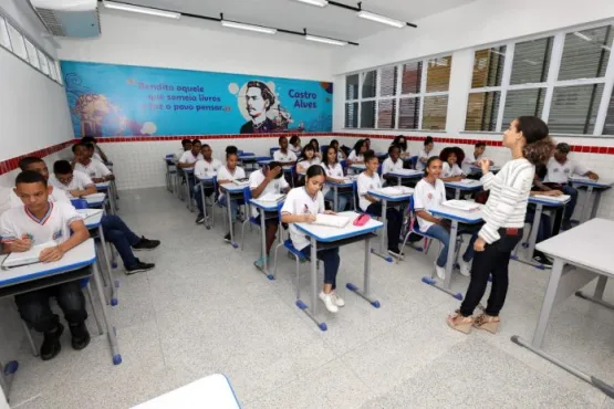 Governo da Bahia nomeia mais de 1.300 professores e coordenadores aprovados em concurso do magistério