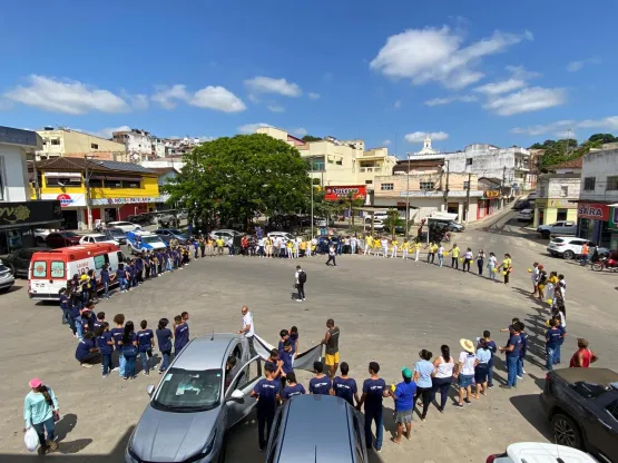 Setembro Amarelo: Prefeitura Municipal realiza caminhada e panfletagem pelas ruas de Medeiros Neto