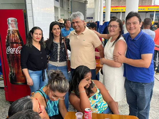 Deputado Robinho é calorosamente recepcionado por moradores de Mucuri durante inauguração do Terminal Rodoviário em Itabatã