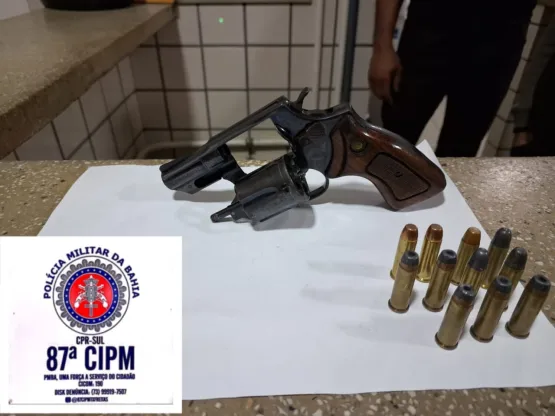 PM prende em flagrante homem com arma de uso restrito em Teixeira de Freitas