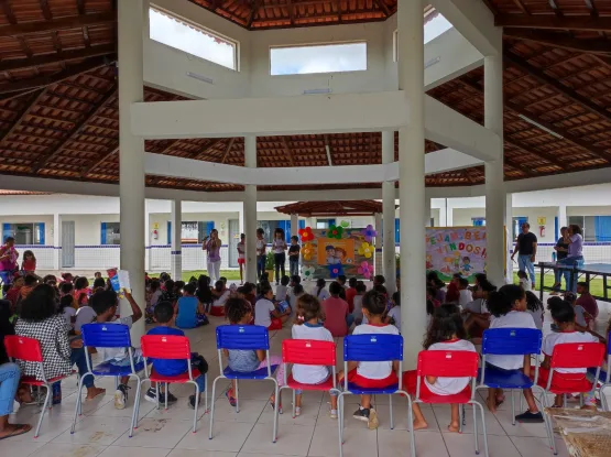 Assistência Social de Mucuri realiza roda de conversa com tema “Criança não Namora” com estudantes do município