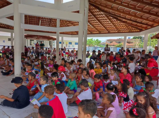 Assistência Social de Mucuri realiza roda de conversa com tema “Criança não Namora” com estudantes do município