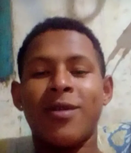 Corpo de jovem morto em confronto com a Rondesp ainda está no IML aguardando liberação. Família reclama da demora.