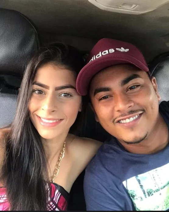  Casal de Eunápolis que comemorava aniversário de namoro em Caraíva é encontrado morto ao lado do carro incendiado