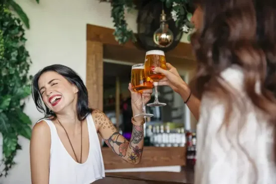 Tipos de bêbados: estudo aponta 4 personalidades diferentes