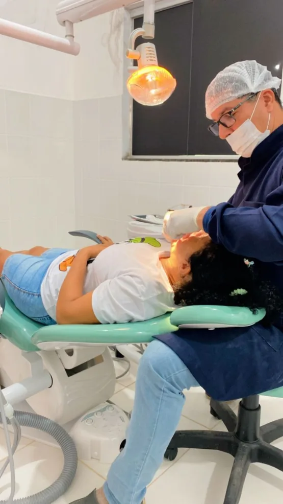 Prefeitura de Medeiros Neto leva atendimentos odontológicos aos moradores de Juracitaba