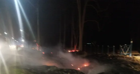 Prefeitura de Teixeira de Freitas e Grupamento de Bombeiros Militar atuam para combater focos de incêndio em  diversas  áreas do município  