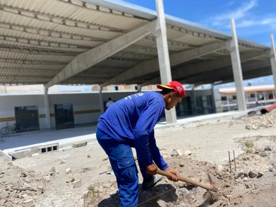Prefeitura de Prado avança na segunda etapa das obras do novo Mercado Municipal 