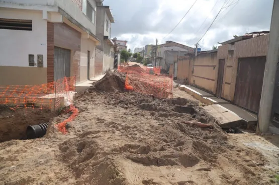 Prefeitura de Teixeira de Freitas inicia sistema de drenagem no Bairro São Lourenço