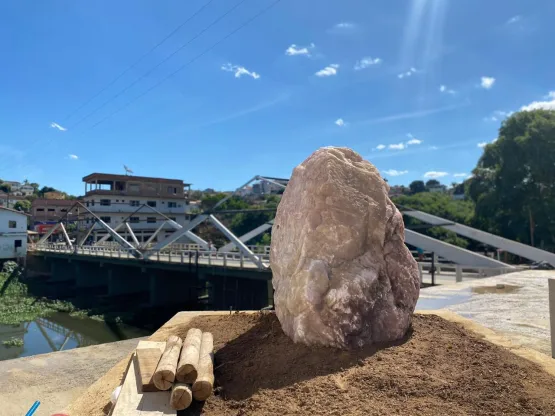 Novo cartão-postal de Medeiros Neto: avançam obras na ponte do Centro e entorno