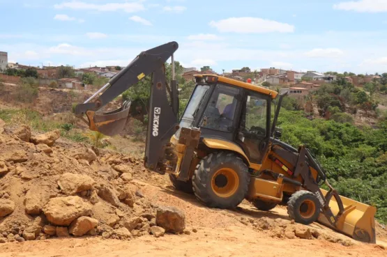 Prefeitura de Teixeira de Freitas realiza regularização do sistema de drenagem da Biquinha