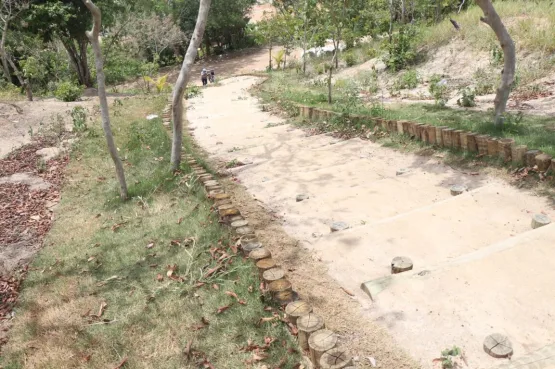 Prefeitura de Teixeira de Freitas realiza regularização do sistema de drenagem da Biquinha