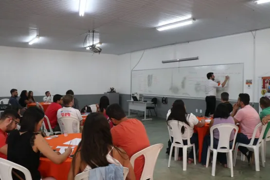 Curso de capacitação orienta profissionais da saúde no aprimoramento de habilidades de liderança, em Teixeira de Freitas