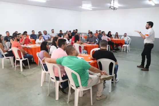 Curso de capacitação orienta profissionais da saúde no aprimoramento de habilidades de liderança, em Teixeira de Freitas