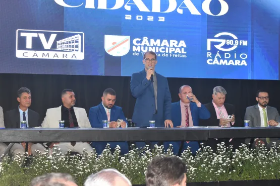 Câmara Municipal de Teixeira de Freitas homenageia celebridades com títulos de cidadão honorário