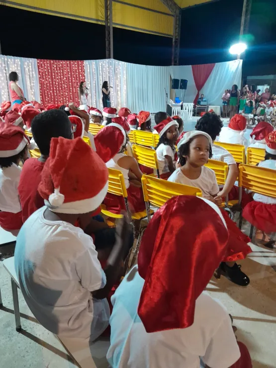 Escola Municipal Edla dos Santos Almeida encerra o ano com emoção e Cantata de Natal