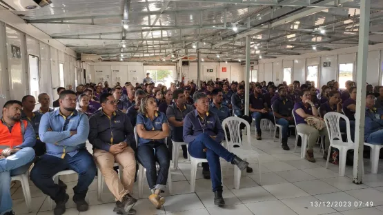 Agente da PRF ministra palestra sobre segurança no trânsito em usina de álcool em Ibirapuã