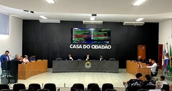 Câmara de Mucuri segue pareceres do TCM e rejeita as contas de 2019 e 2020 do ex-prefeito Carlos Simões