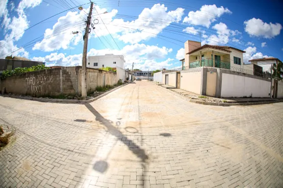 Prefeitura Municipal de Teixeira de Freitas Avança com Pavimentação no Bairro Kaikan