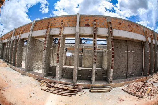 Construção do futuro: Prefeitura de Teixeira de Freitas investe em nova escola para transformar a educação local