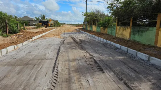 Obras de pavimentação está redefinindo a paisagem da beira-mar na zona norte de Mucuri