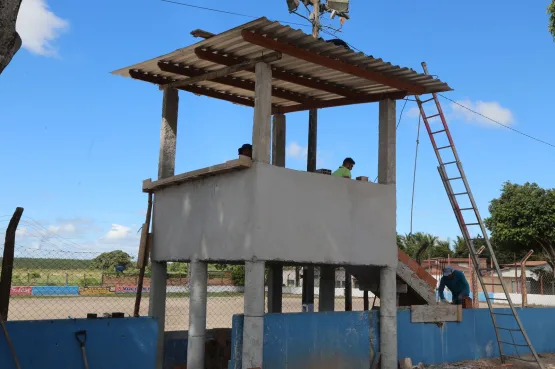 Prefeitura Municipal de Teixeira de Freitas inicia reforma no campo do Tancredão