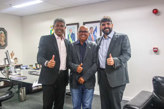 Prefeito Silvio Ramalho anuncia grandes conquistas em reunião com governador Jerônimo Rodrigues para Caravelas