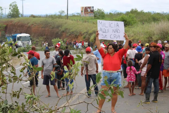 Em solidariedade ao Povo Patoxó Há-Há-Háe, MST fecha a BR 101 em vários pontos da Bahia