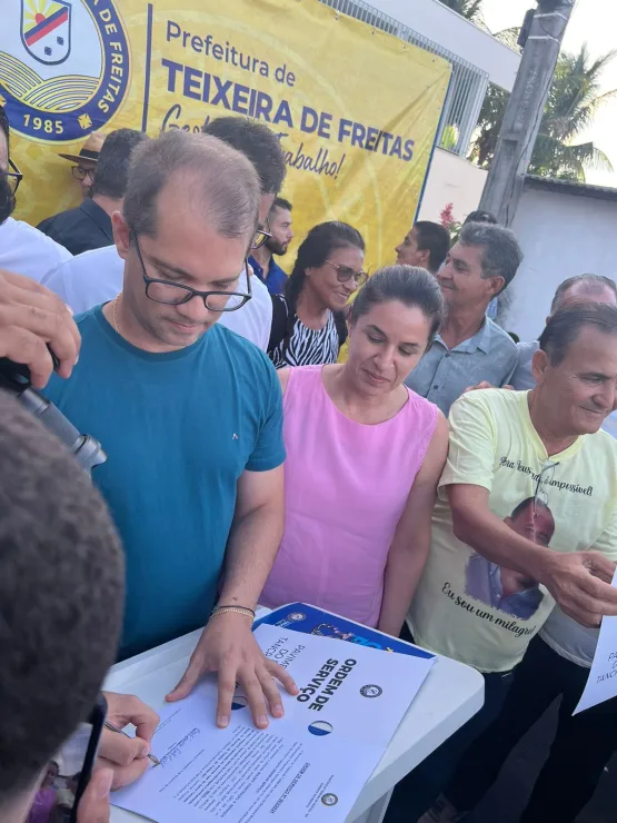 Prefeito Marcelo Belitardo assina ordem de serviço para  pavimentação e drenagem em 19 ruas no Bairro Tancredo Neves