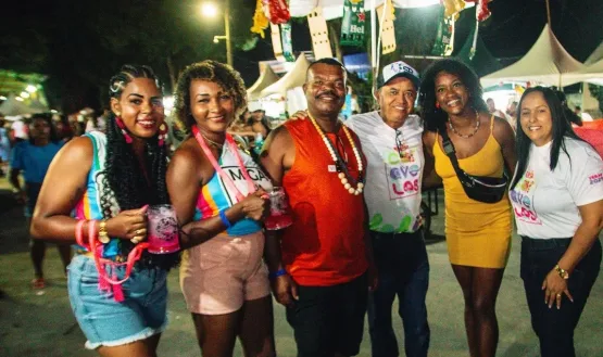 Carnaval antecipado de Juerana atrai multidão em sua primeira noite de folia