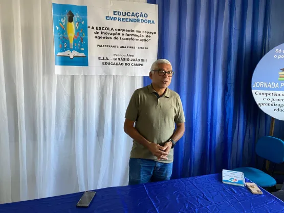 Prefeitura de Medeiros Neto reúne profissionais da EJA e Educação do Campo durante palestra sobre empreendedorismo