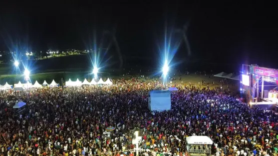 Penúltimo dia de Carnaval em Mucuri encerra com grande show de Calcinha Preta