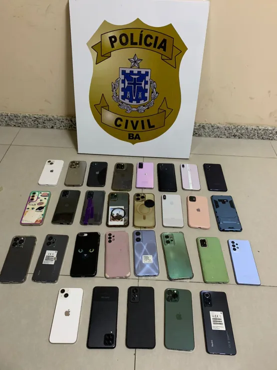 Polícia civil recupera em Eunápolis dezenas de celulares furtados no Carnaporto 2024