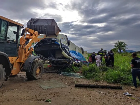Vídeo - Cinco mortos em acidente de ônibus  BA-270 entre Itapetinga e Potiraguá 