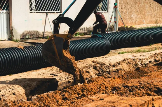 Prefeitura de Teixeira de Freitas inicia obras de microdrenagem e pavimentação no bairro Ouro Verde