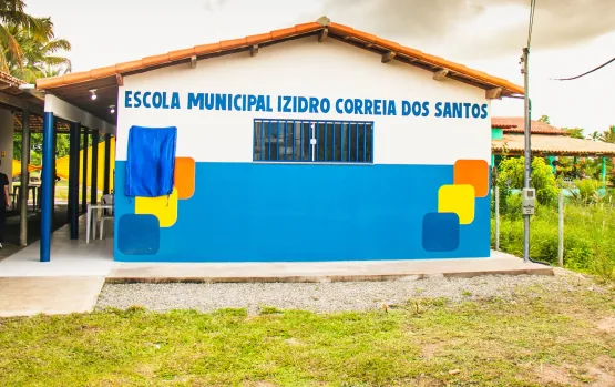  Prefeito Dr;  Marcelo Belitardo entrega à comunidade de Arara a Escola Izidro Correia dos Santos completamente reformada. 