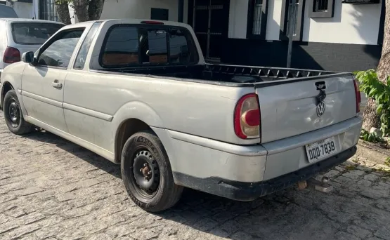 PM recupera dois veículos suspeitos de furto ou roubo em Teixeira de Freitas. Um homem de 19 anos foi preso