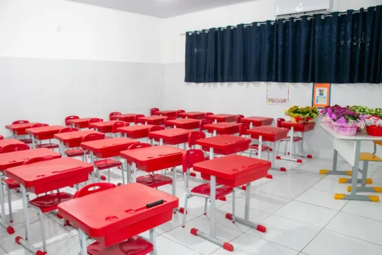 Educação em alta - Mais uma escola é reinaugurada  em Teixeira de Freitas