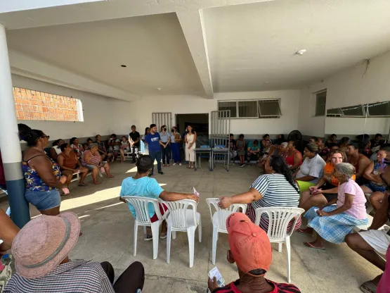 Assistência Social: Prefeitura de Medeiros Neto realiza mais um mutirão de entrega de kits para famílias no bairro Uldurico Pinto