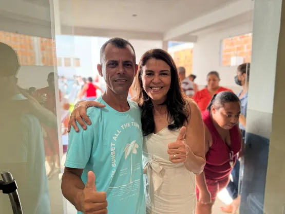 Assistência Social: Prefeitura de Medeiros Neto realiza mais um mutirão de entrega de kits para famílias no bairro Uldurico Pinto