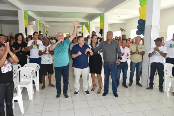 Tonzinho lança pré-candidatura à reeleição em Lajedão com apoio político de peso