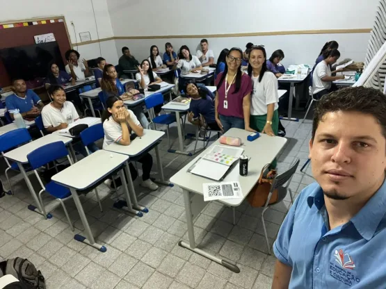 Programa UPT: estudantes de Medeiros Neto, Lajedão e Vereda recebem orientações sobre a edição 2024